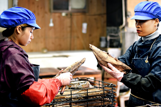鰹節工場ツアーに参加
