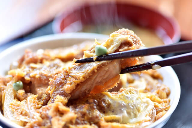体験メニューのひとつ「カツ丼」