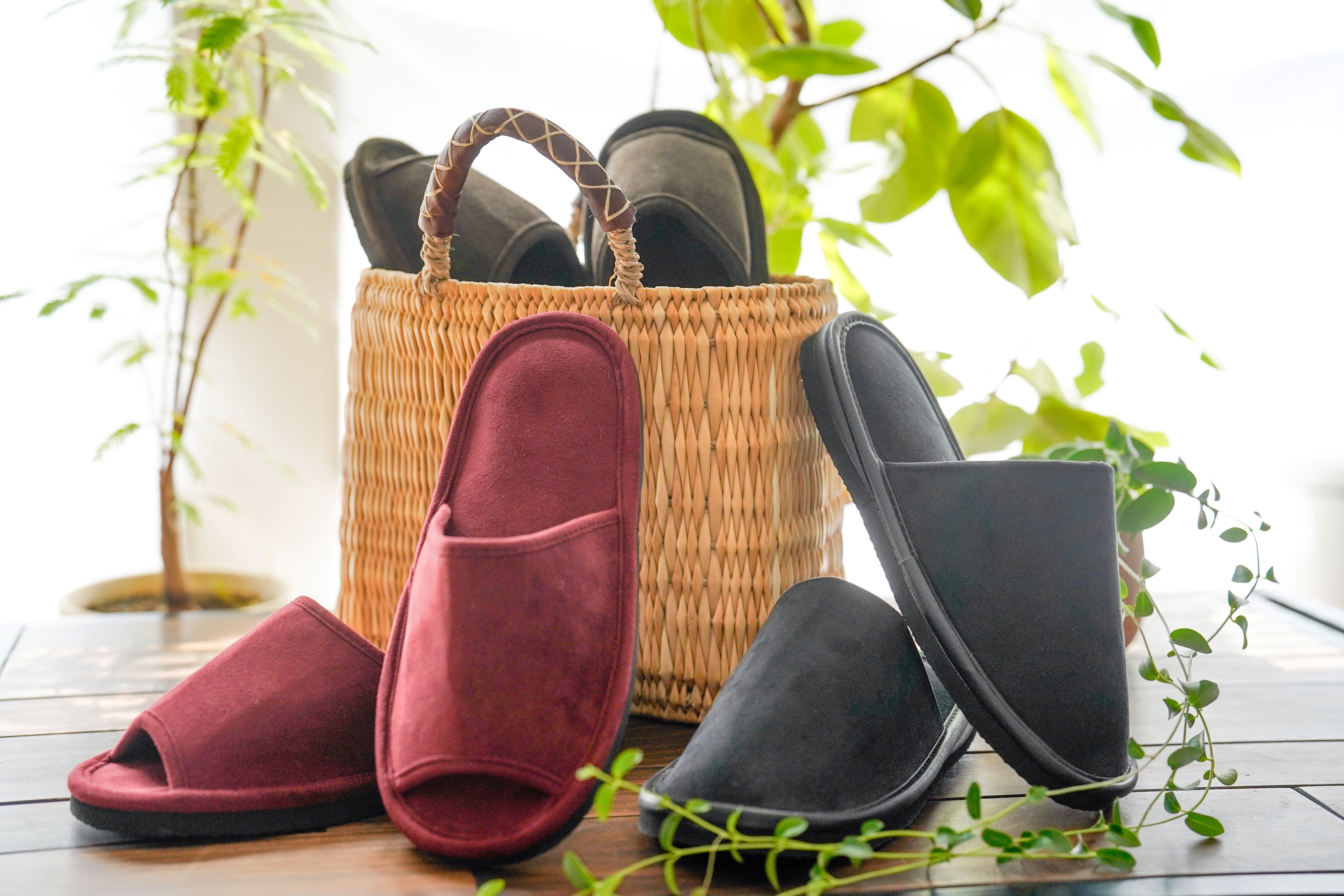 高級車種の表皮材を纏う スリッパ ｜RE:TERRACE