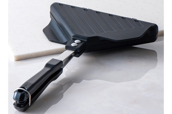 軽い朝食やおやつ、ソロキャンプにもぴったりのホットサンドメーカー-b