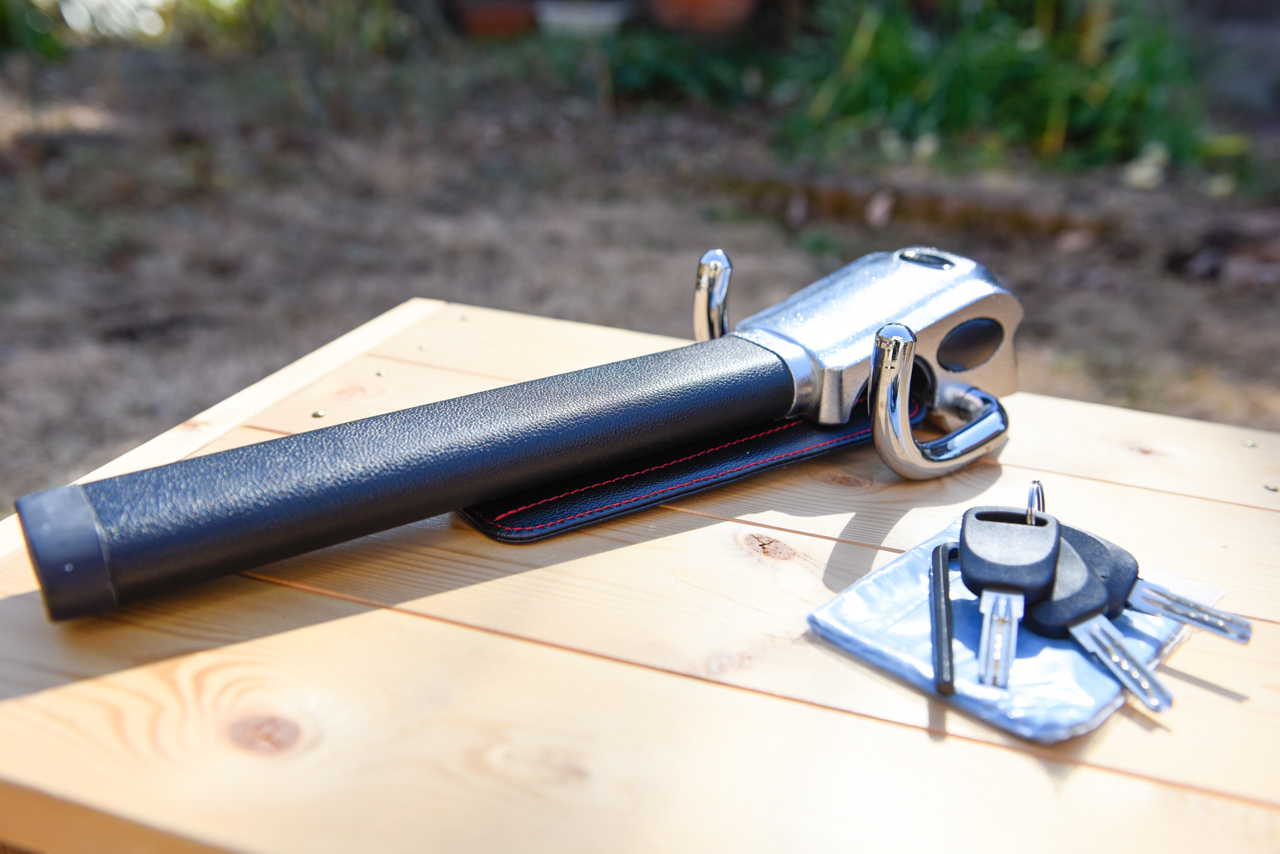 ハンドルロック LH-5LBの本体と鍵